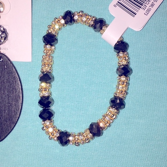 Earrings and bracelet!!! Black & Gold!! Set of 2 - Picture 3 of 6